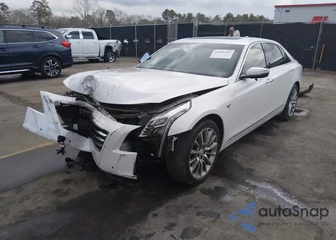 2017 Cadillac Ct6 Luxury z USA, uszkodzony, nr VIN 1G6KD5RS1HU138829